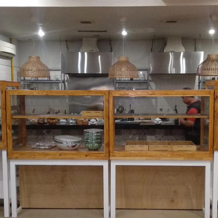 etalase kaca warteg rumah makan resto cafe hotel kayu kaca jatibelanda