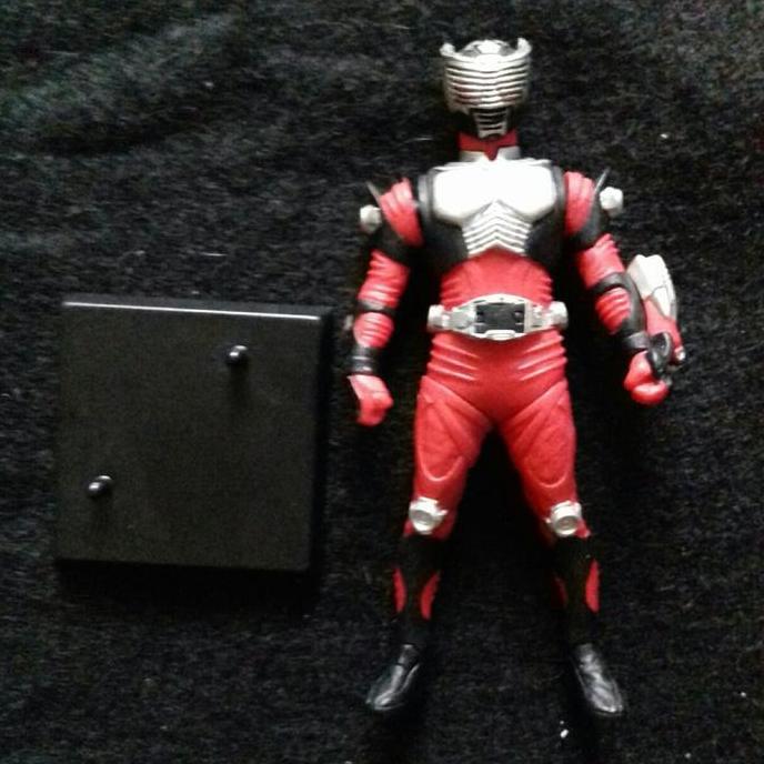 Bandai HG Gashapon Kamen Rider Ryuki
