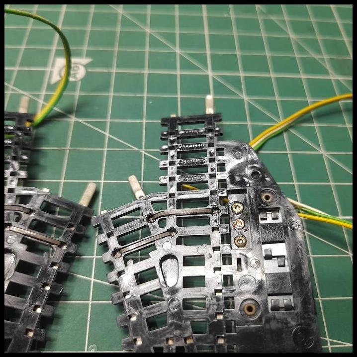 DISKON TRIX N GAUGE - SEPASANG WESEL MANUAL KIRI DAN KANAN (4961&4963) TR20 