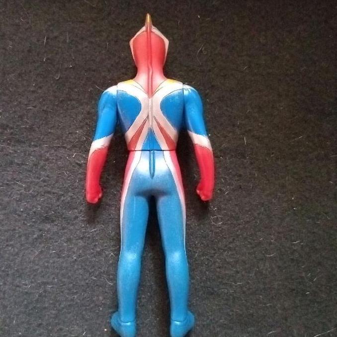 UHS Ultra Hero Series  16 Cm Ultraman Cosmos Eclipse Mode by Bandai 2009