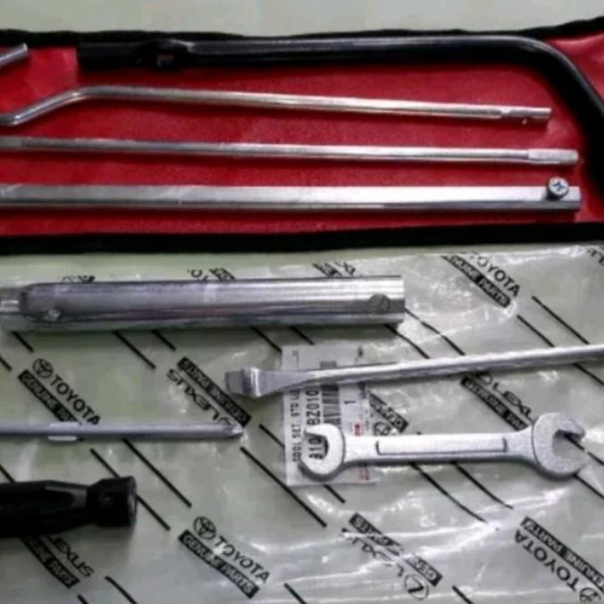 Tool Kit Set Kunci Gagang Ban Serep Toyota Rush Terios Original