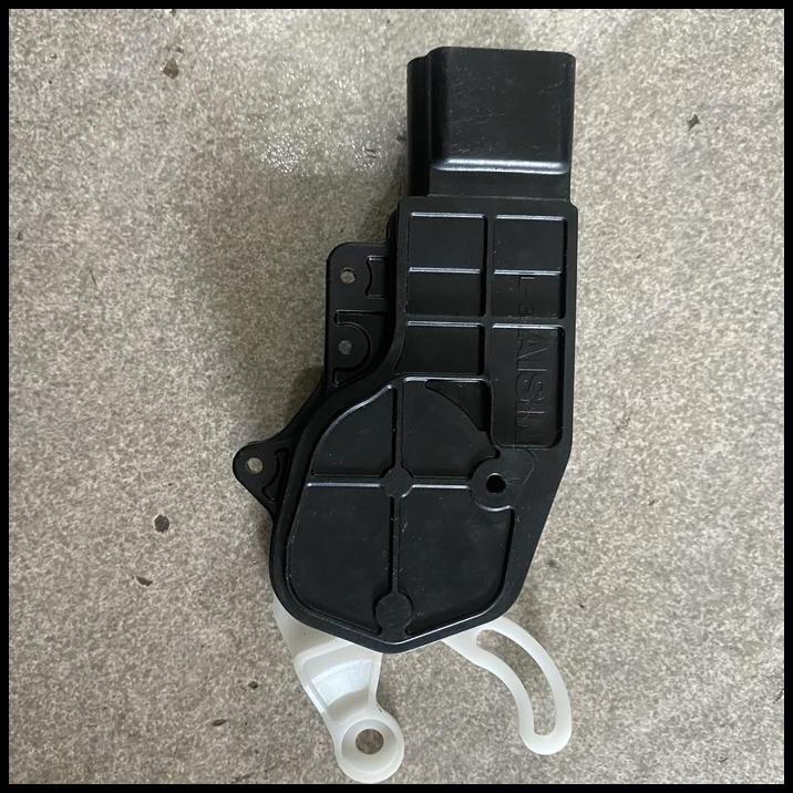 TERBARU MOTOR DOORLOCK DOOR LOCK PINTU BAGASI INNOVA ORIGINAL 