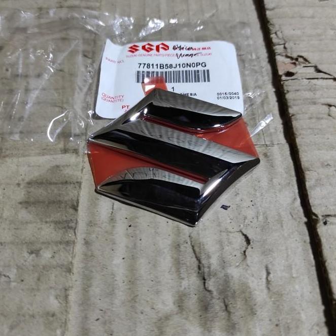 Emblem Logo S Karimun Wagon R