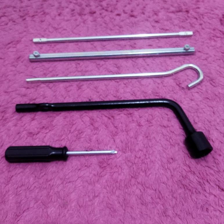 Paket Kunci Roda 21 ( kunci roda 21, handle dongkrak set & obeng)