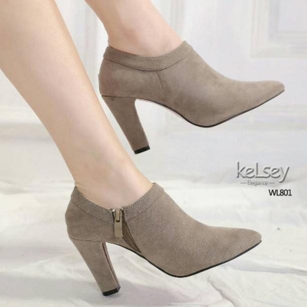 Bergaransi Boots Runcing Polos Wanita Hitam Ceram Abu