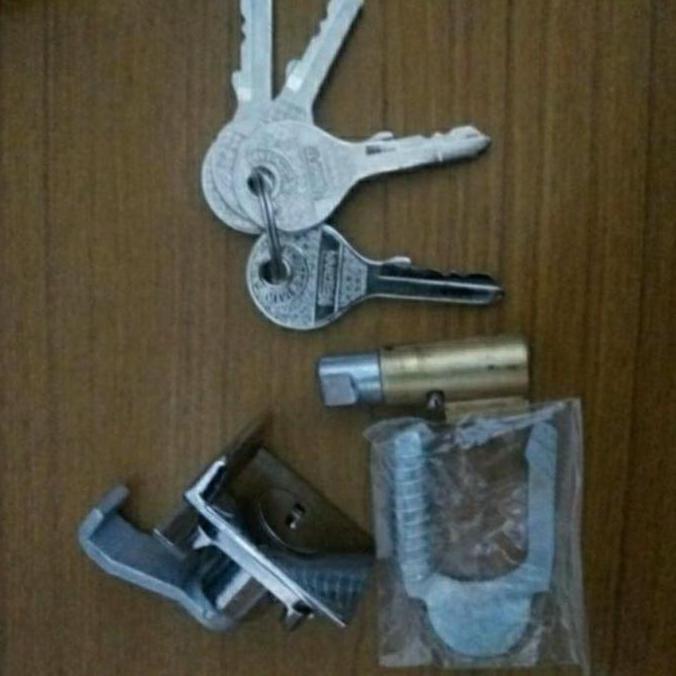 NEW KUNCI SET STANG DAN LACI KONCI TEPONG BOX BOK VESPA SUPER PX PINASCO ORI
