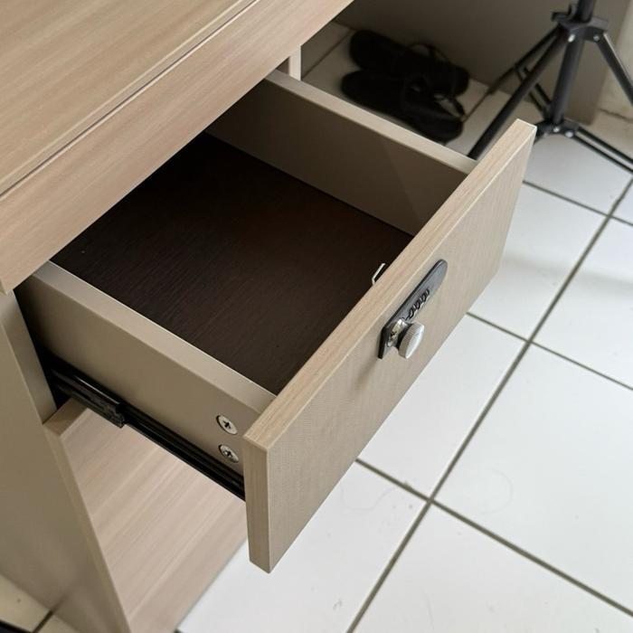 Meja Kerja Kantor Workstation 2 orang Meja Kantor 4 orang Meja Belajar Meja Kerja Partisi Meja Works