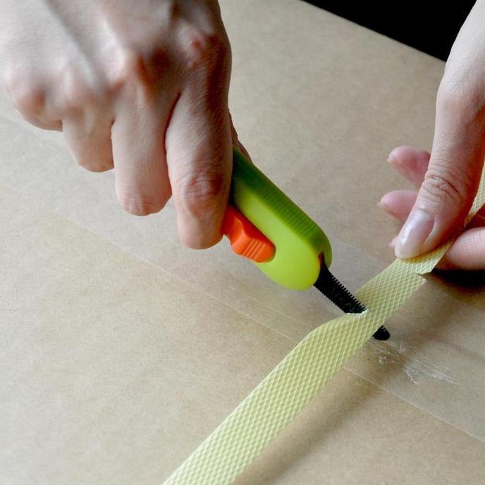 MALUKSHURE Pisau Cutter for Packaging DC-15 CANARY Made in JAPAN