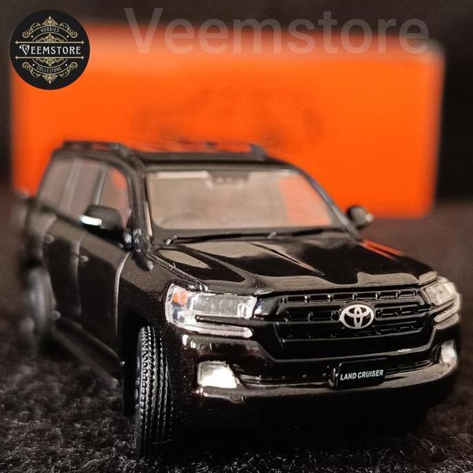Die Cast 1:64 Toyota Land Cruiser LC200 VXR-V8 2015 RHD [Turnable Wheels] GCD