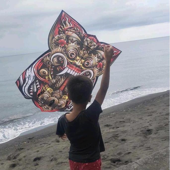 layangan celepuk rangda knock downt bali