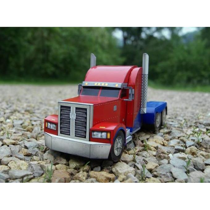 DIY Papercraft 1-32-Optimus-TFP (DIY=Kertas)