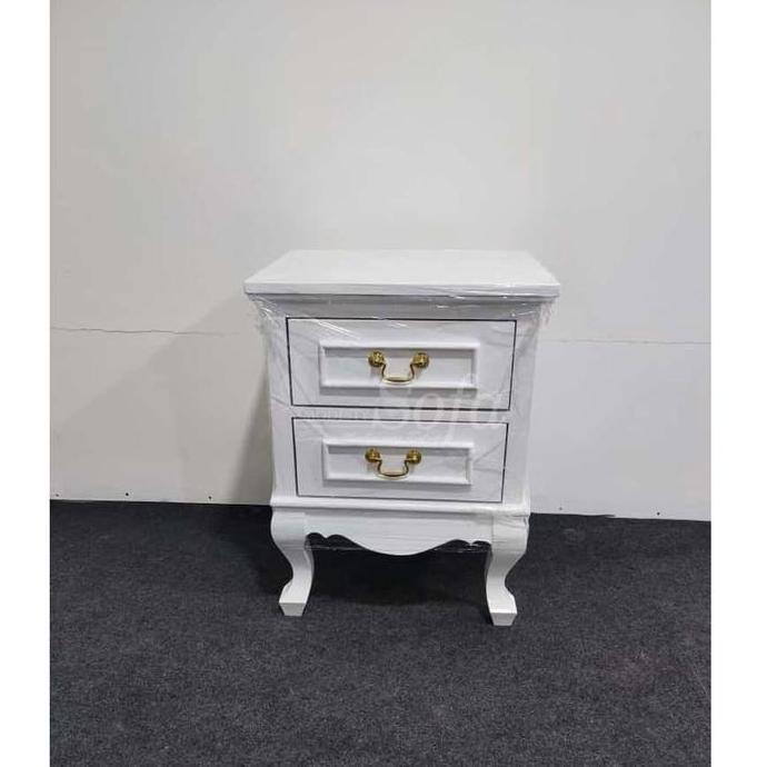 Meja Nakas Klasik - Kaki Kambing Modesty