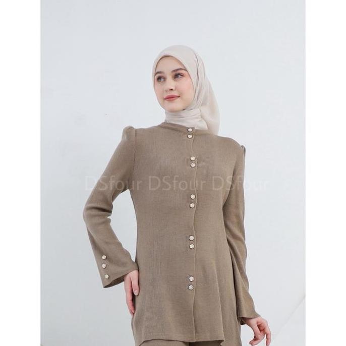Rania Atasan Tunik Kancing Bunga Rajut Premium / Atasan Rajut -DSfourofficial