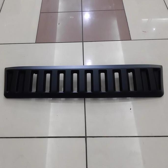 Grill depan mobil toyota RUSH 2015-2017 Hitam