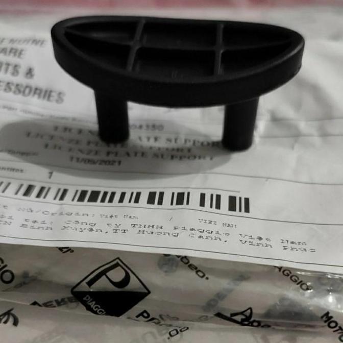 Pengunci Dudukan Plat Nomor Vespa S & LX Iget New & Original 100%
