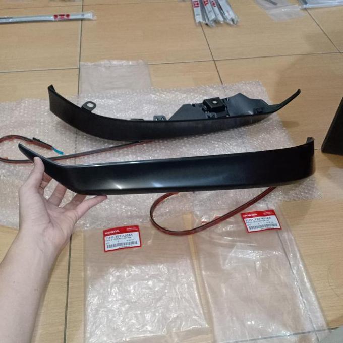 Protector Bumper / Garnish Bumper Mobilio 2017-2020+ Original
