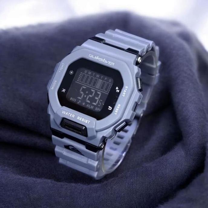 Jam tangan quick silver squer digital kotak hitam strap ruber anti air murah