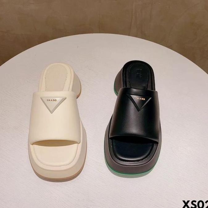 SANDAL WEDGES WANITA BISA DIPAKAI BUAT BERPERGIAN KEMANA AJA TETAP NYAMAN  BAHAN PU S02 - Classy 527