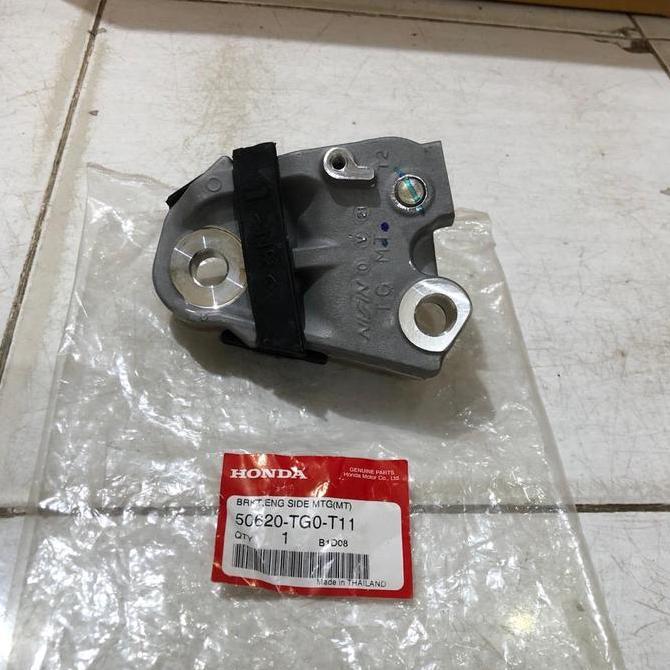 Breket Engine Mounting Kanan MANUAL (MT) BRIO OLD & JAZZ GE8 Original