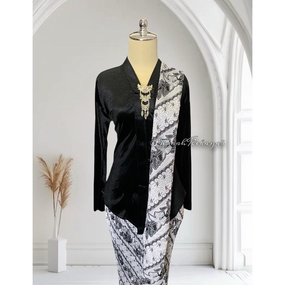 Diskon Setelan Kebaya Kartini Encim Bludru / Kebaya + Selendang + Jarik Motif Kusumo Putih