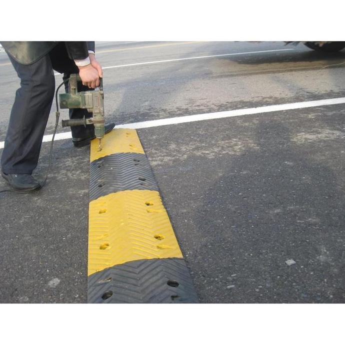Polisi Tidur 100Cm Karet Rubber Speed Hump Polisi Tidur Karet Rubber