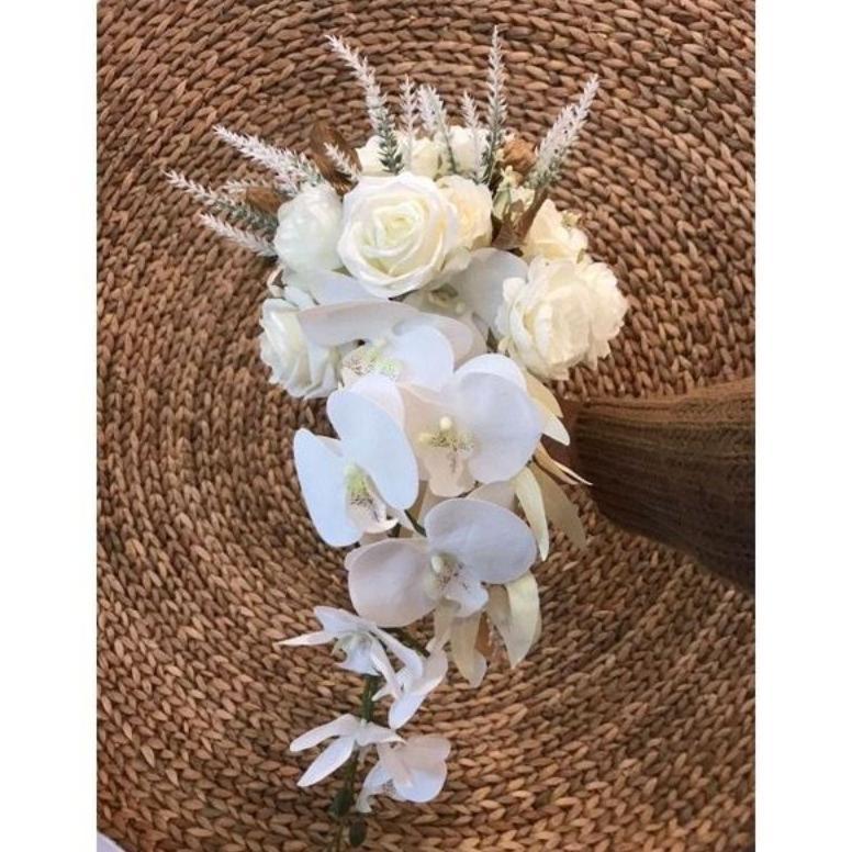 Diskon Hand Buket Bunga Wedding Pernikahan Lamaran Tema Serba Varian Putih / Buket Premium / Siap Ki