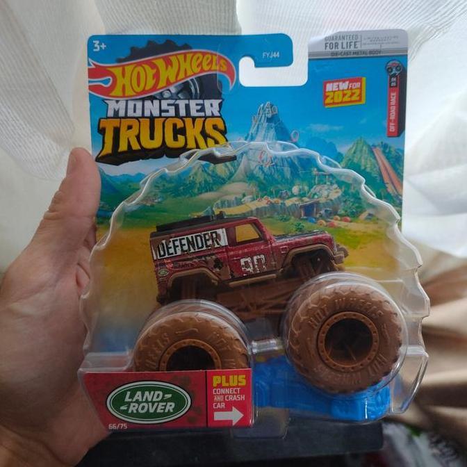 monster trucks land rover defender merah