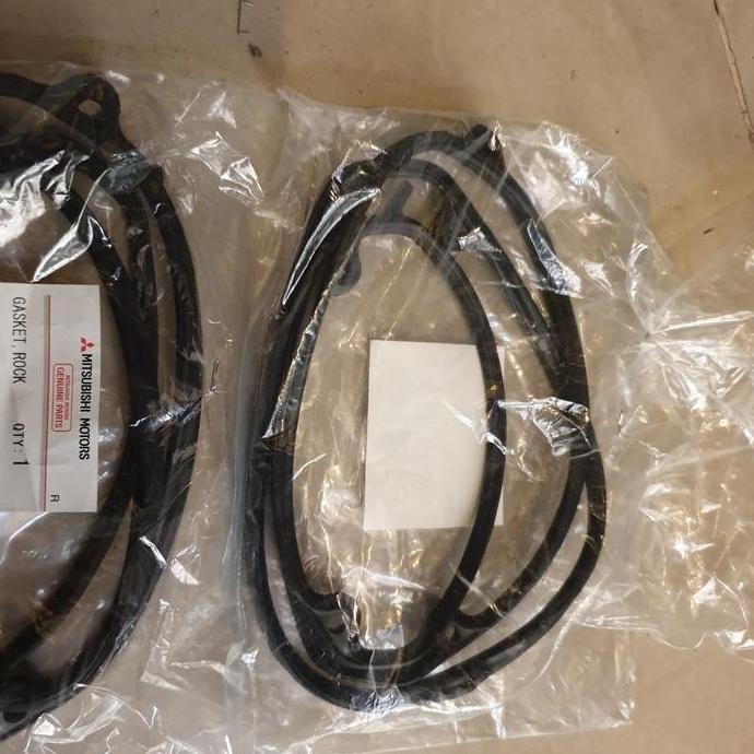 Paking Tutup Klep Gasket Rocker Asli Mitsubishi Grandis