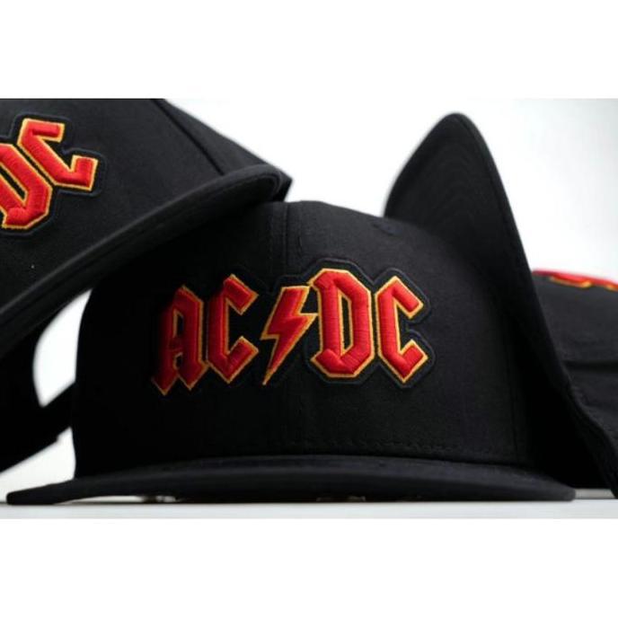 Topi Snapback AC DC Hitam Logo Merah