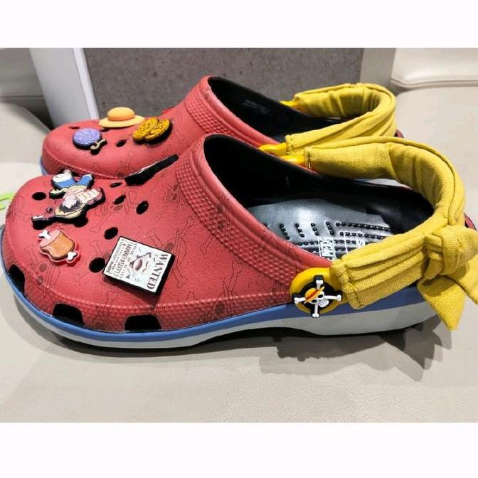 Sepatu Sandal Pria Sendal Crocs X One Piece Luffy Classic Clog Limited Edition 100% Original - Ccr21