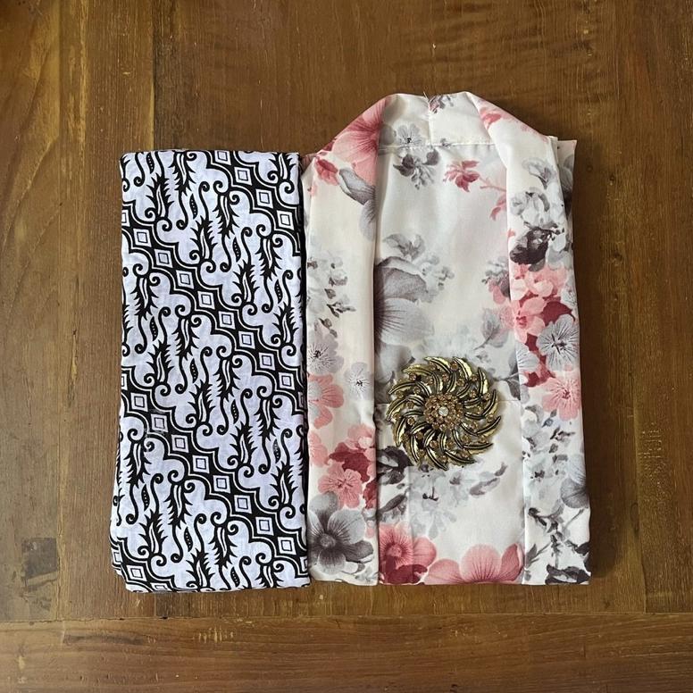 Terlaris Kebaya Kutubaru Batik Bunga Eb.66 & Wo.03 Monalisa