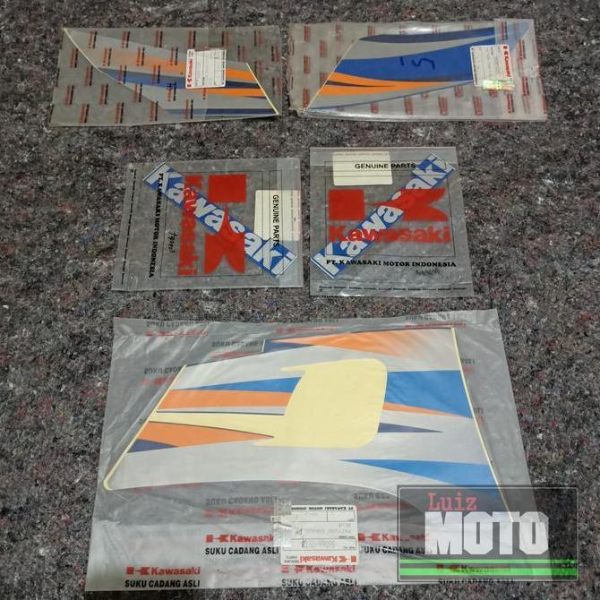 Stiker ninja kiss orinal 2004 biru silver