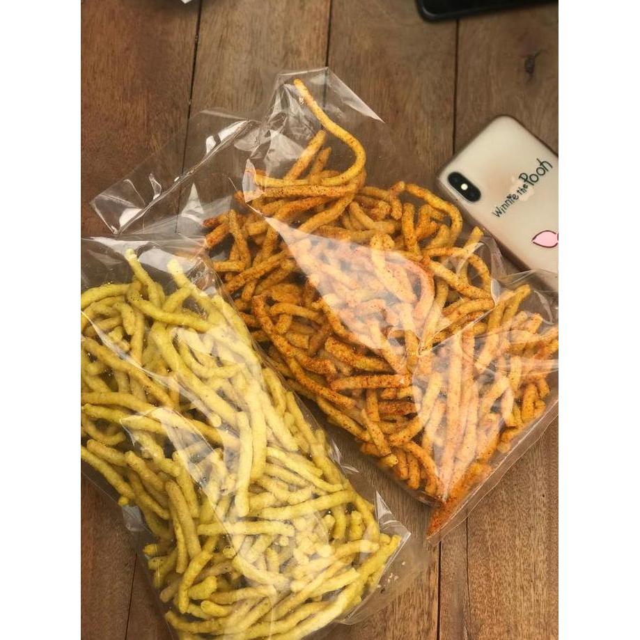 Umido- Krumi Kerupuk Mie 250 Gram Krupuk Viral Kuning Gulung Pedas Cikruh Matang Pedas Anclom Renyah