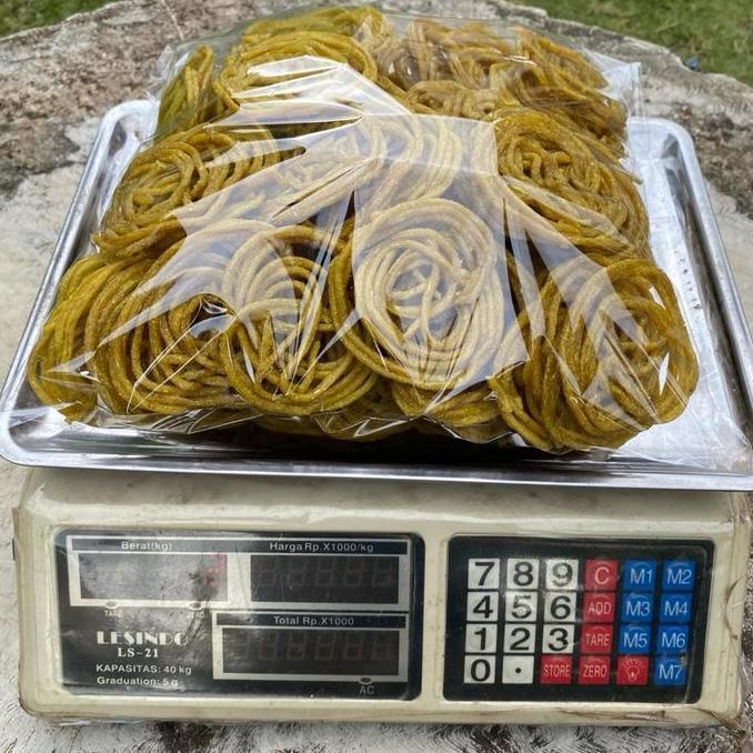 Umido- Krupuk Mie Bantat Mentah/ Krupuk Mie Kuning Mentah/ Krupuk Mie Jadul Mentah