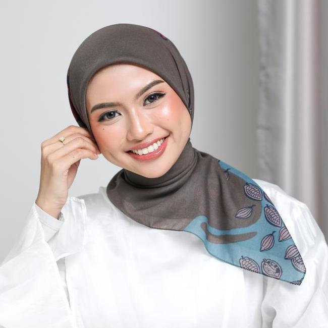 Zm Zaskia Mecca Adonara Scarf Kerudung Segi Empat Muslim Square