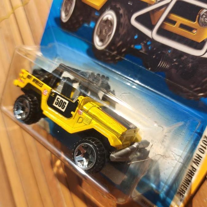 HOTWHEELS TOYOTA LAND CRUISER FJ40 KUNING PUTIH ABU