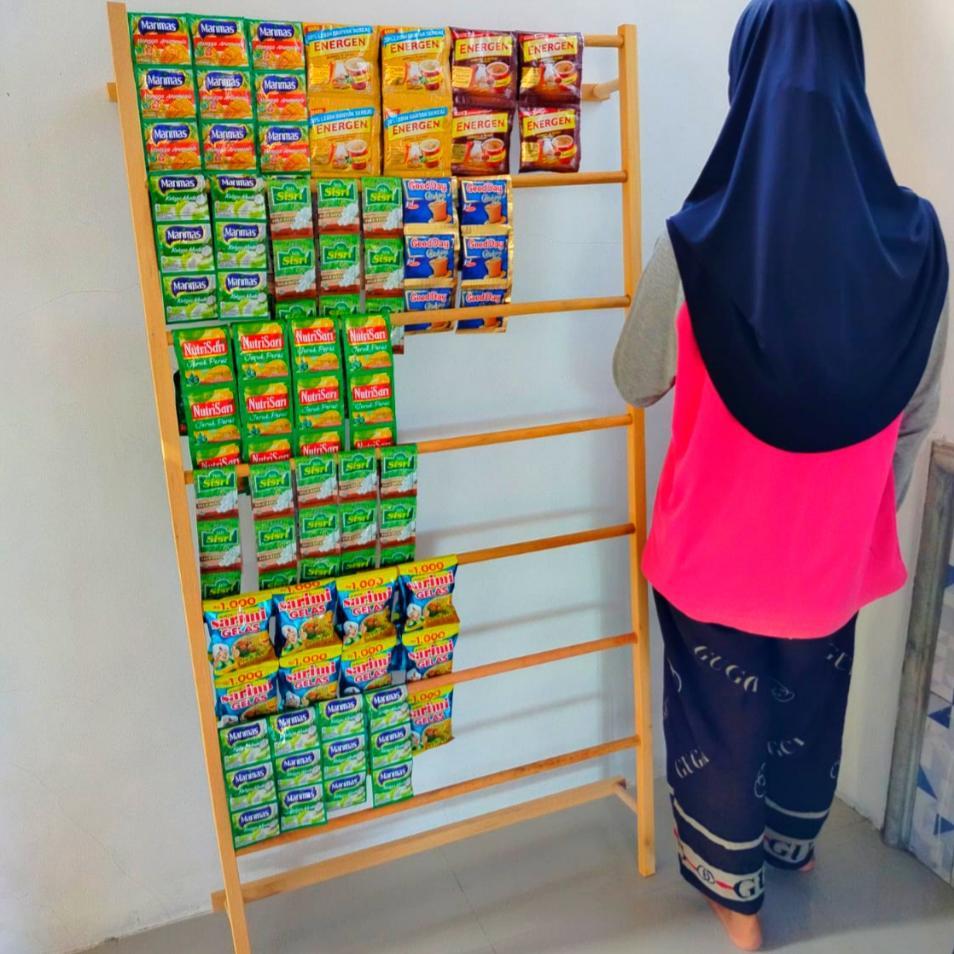 Stand Display Dagangan Warung Tangga Berdiri Rak Gantungan Barang Dagangan Rak Kayu Serbaguna