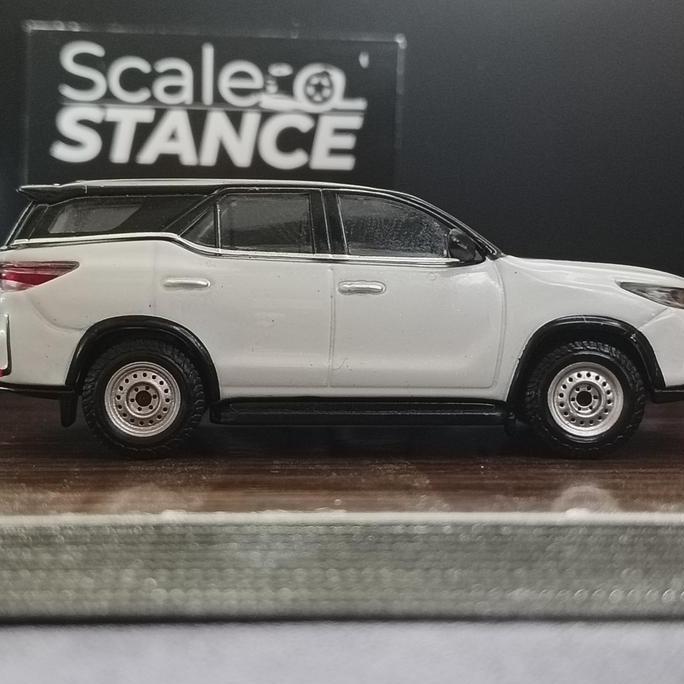 Velg Kaleng Diecast 11.4 Fortuner SUV