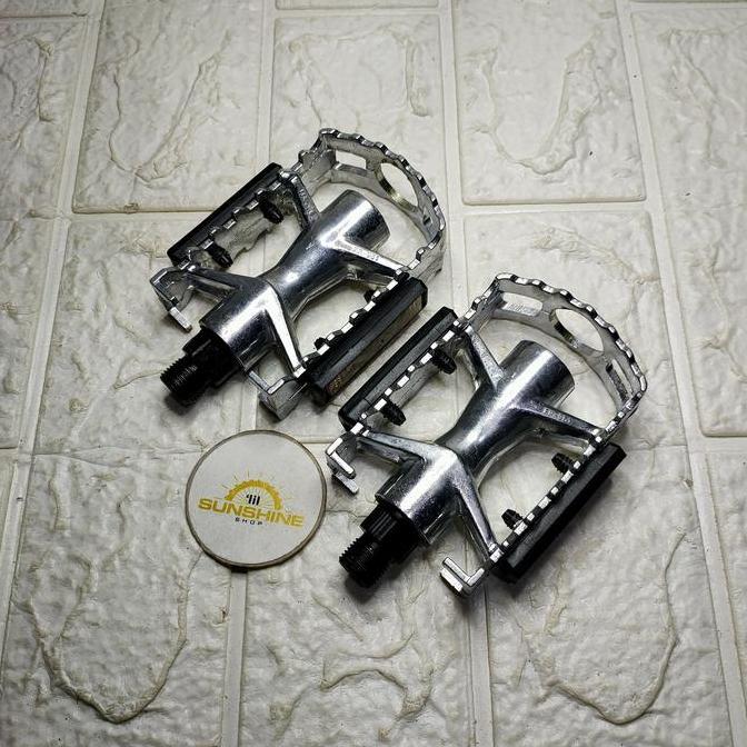 Pedal Alloy ETERNA Silver As Besar 9/16 Untuk Crank Gir Tengah As BB Kotak Dan HT2 Model Jadul Vinta