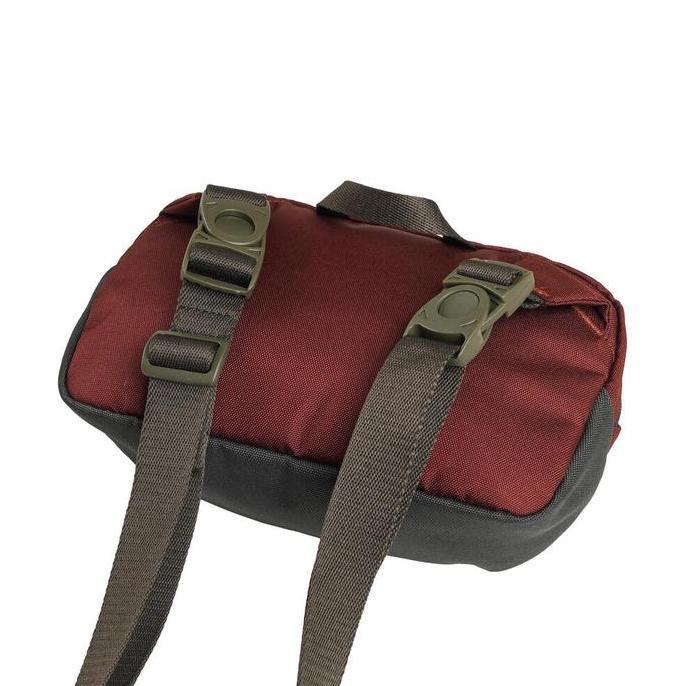 EER GRAPNEL POUCH 1A LIFESTYLE