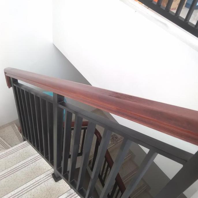 railing tangga memakai handgrip kayu per meter jabodetabek only