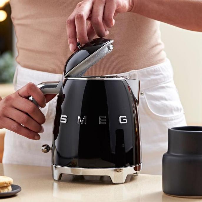 Promo Smeg Mini Kettle Klf05 - Teko Listrik 800Ml