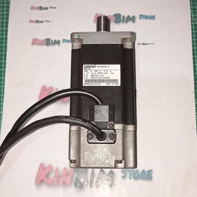 OMRON R7M-A40030-S1 SERVO MOTOR 400 W READY