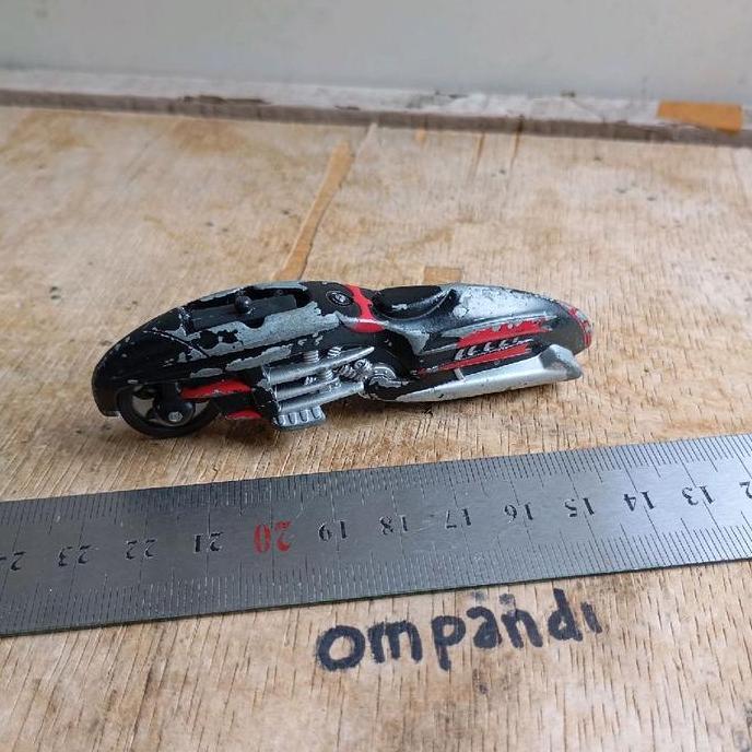 DIECAST MOTOR BATMAN HASBRO 1997 DC COMICS CS99