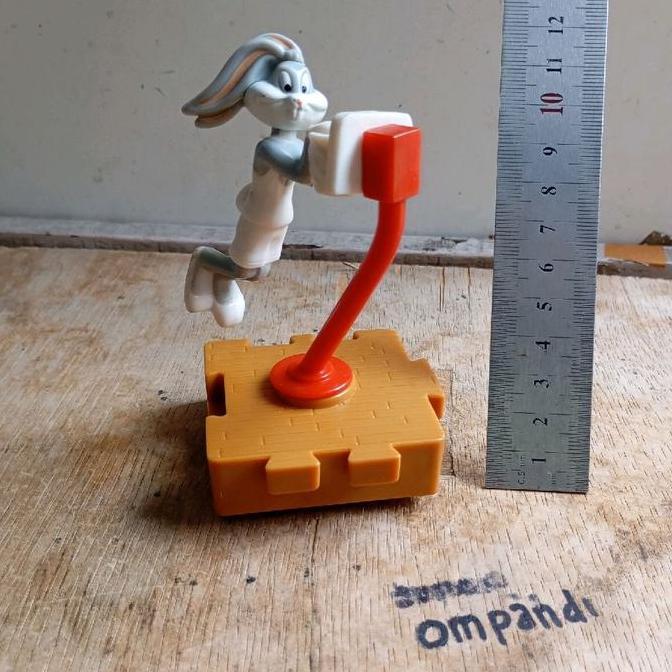 FIGURE BUGS BUNNY MCDONALDS LOONEY TUNES CS99