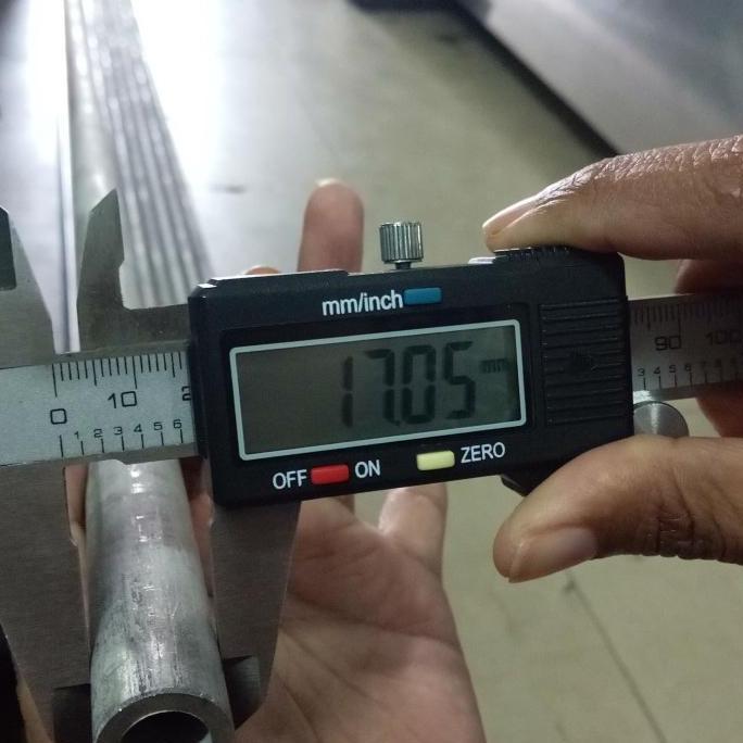 pipa seamless 304 3/8" sch 80 (od 17mm tebal 3mm)