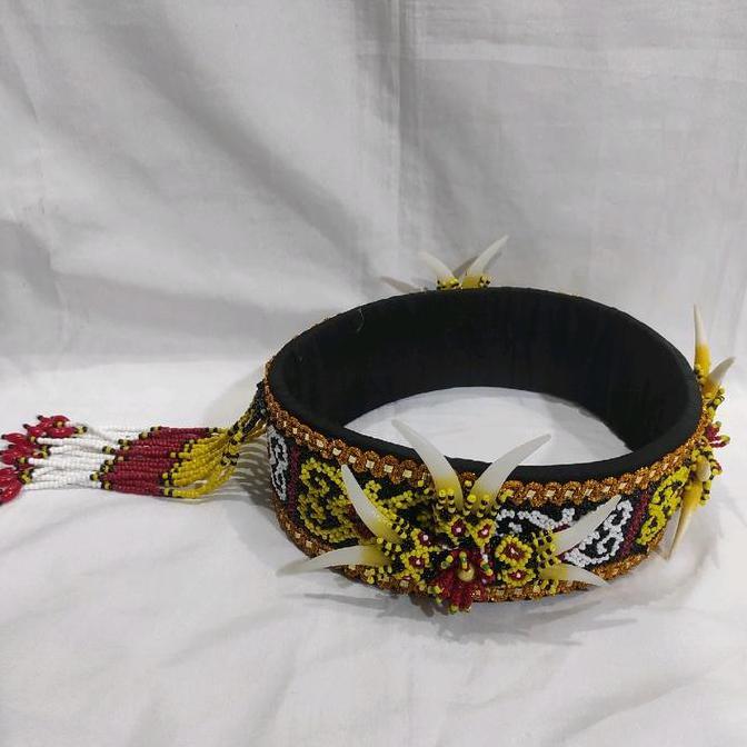 topi adat dayak kalimantan pria