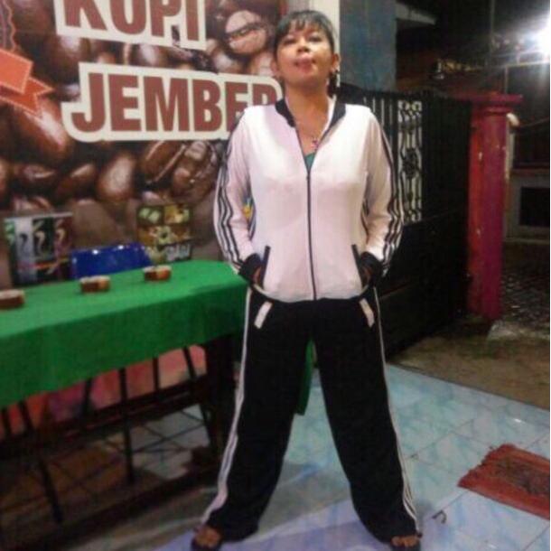 Awet Ready Baju Senam Setelan Aerobic Zumba Lapangan Cycling Hijab Muslimah Panjang Training Putih H