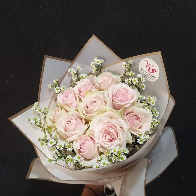 buket custem mawar merah putih
