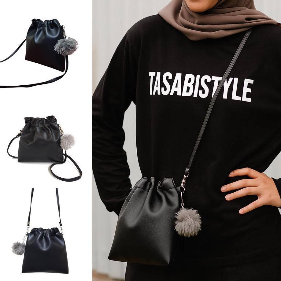 TERBARU SLING BAG KERUT POMPOM - Tas Mini Selempang Wanita + Gantungan Bulu Pom Pom Lucu Murah
